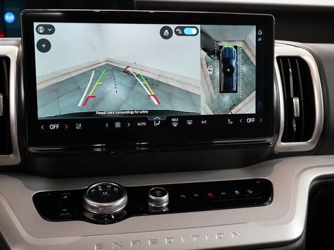 Certified 2025 Ford Expedition Active AWD/4WD image 19