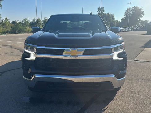 Used 2022 Chevrolet Silverado 1500 LT AWD/4WD image 8