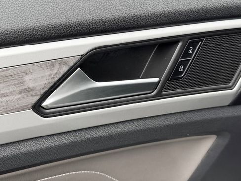 Used 2023 Volkswagen Atlas Cross Sport SE image 24