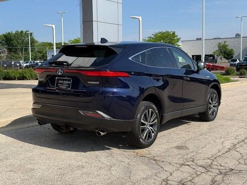 Used 2021 Toyota Venza LE AWD/4WD image 3