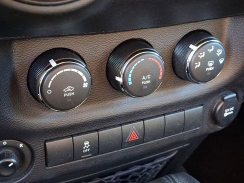 Used 2018 Jeep Wrangler Sport image 15