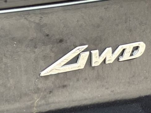 Used 2022 Genesis GV70 2.5T AWD/4WD image 31