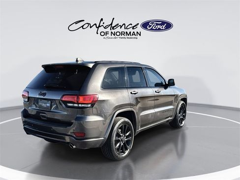 Used 2019 Jeep Grand Cherokee Altitude image 8