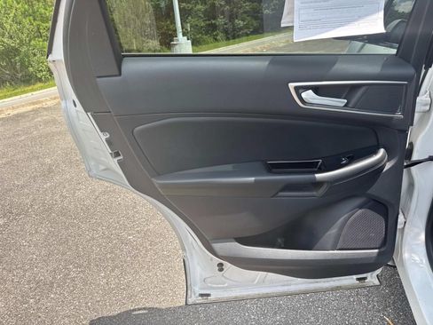 Used 2019 Ford Edge SEL w/ Equipment Group 201A AWD/4WD image 15