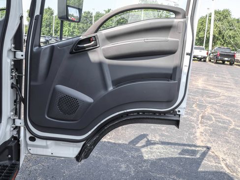 New 2025 Chevrolet Low Cab Forward 5500XG RWD image 39