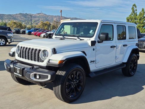 Certified 2025 Jeep Wrangler Unlimited Sahara AWD/4WD image 4