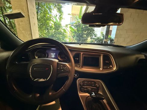 Used 2022 Dodge Challenger SXT RWD image 30