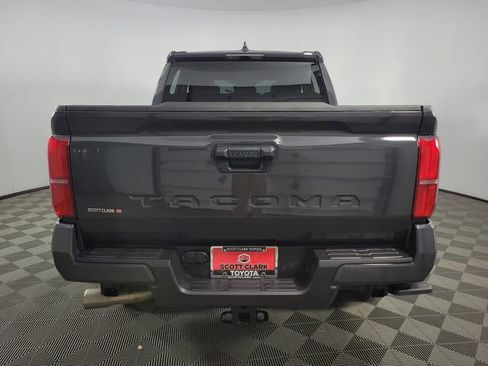 Used 2025 Toyota Tacoma TRD Sport image 11