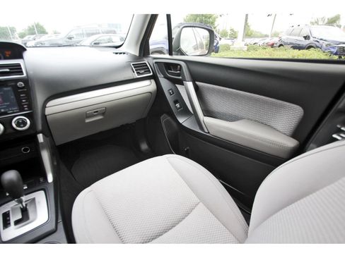 Used 2017 Subaru Forester 2.5i Premium AWD/4WD image 10