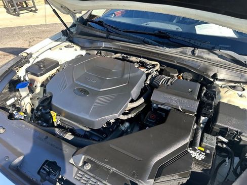 Used 2017 Kia Cadenza Premium image 38