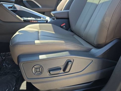 Used 2025 Audi Q5 Premium w/ Convenience Package AWD/4WD image 32