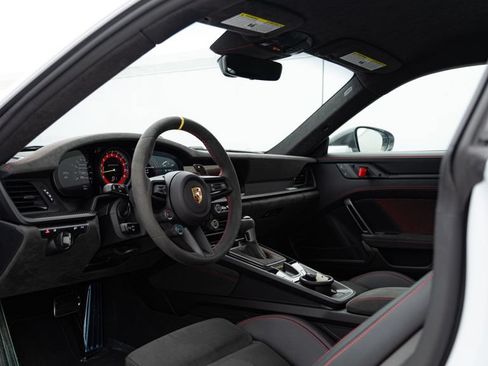 Certified 2025 Porsche 911 GT3 RS RWD image 31
