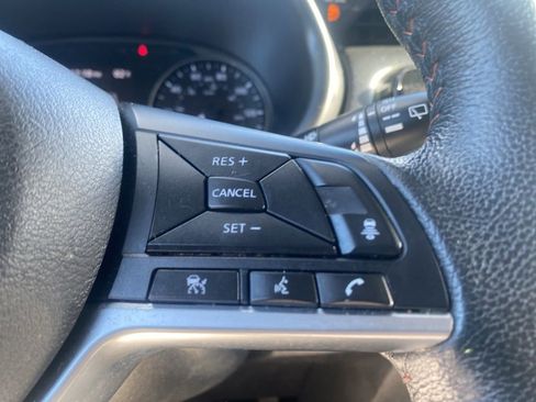 Used 2021 Nissan Kicks SR image 18