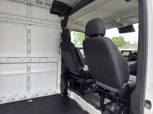 Used 2025 RAM ProMaster 2500 w/ Convenience Group FWD image 16