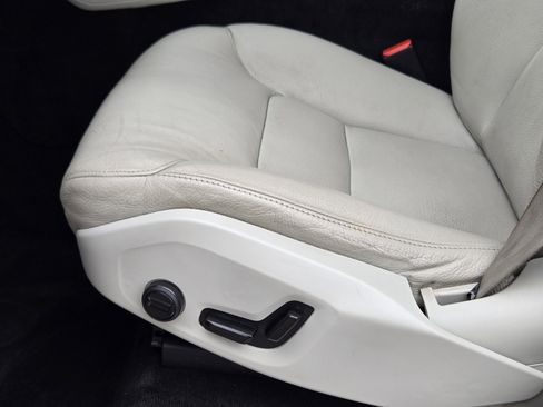 Used 2020 Volvo XC90 T6 Momentum image 25