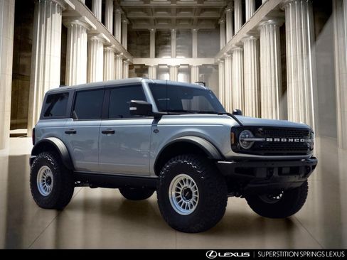 Used 2023 Ford Bronco Wildtrak AWD/4WD image 2
