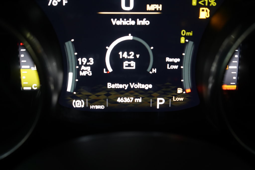 Used 2022 Jeep Wrangler Unlimited Sahara AWD/4WD image 38