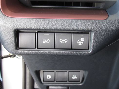 Used 2026 Toyota Prius Plug-In Hybrid FWD image 32