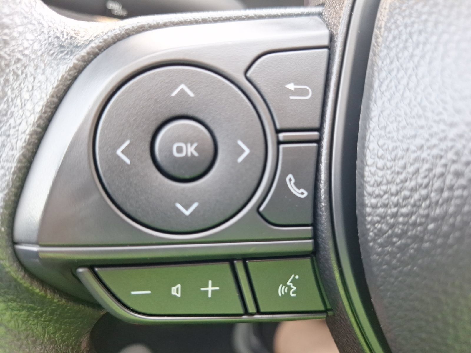 Used 2026 Toyota Corolla LE FWD image 21