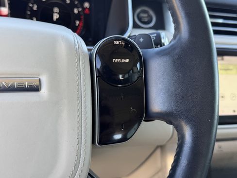 Used 2020 Land Rover Range Rover HSE image 25