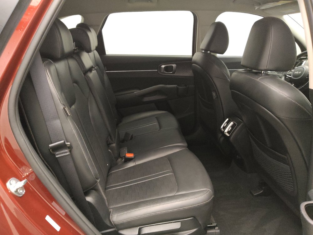 Used 2024 Kia Sorento S FWD image 19
