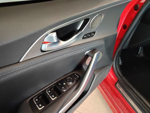 Used 2018 Kia Stinger GT2 RWD image 9