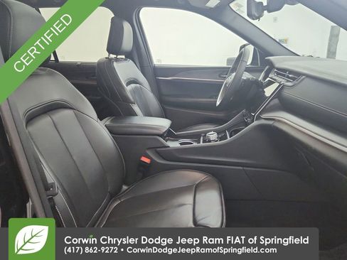Certified 2025 Jeep Grand Cherokee Limited w/ Luxury Tech Group II AWD/4WD image 34