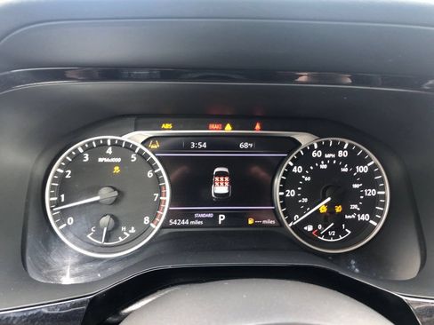 Used 2023 Nissan Pathfinder SL w/ Lighting Package (N92) FWD image 18