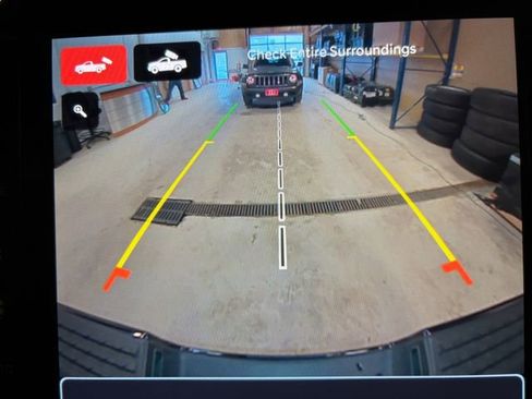 Used 2024 RAM 2500 Big Horn w/ Sport Appearance Package image 21