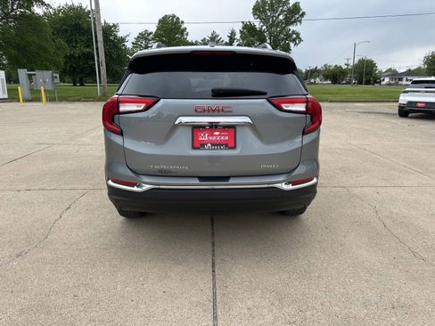 Used 2023 GMC Terrain SLT AWD/4WD image 4