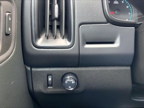 Used 2022 Chevrolet Colorado LT w/ Fleet Safety Package RWD image 31