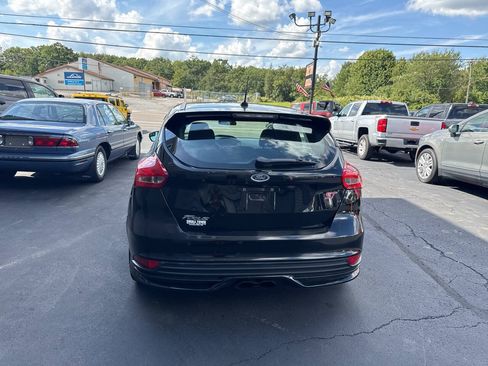 Used 2018 Ford Focus ST FWD image 7