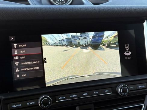 Used 2021 Porsche Macan S image 22