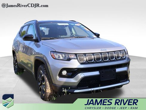 Used 2022 Jeep Compass Limited AWD/4WD image 12
