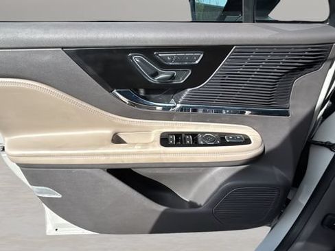 Used 2022 Lincoln Corsair FWD image 17
