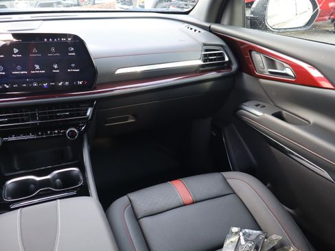 Used 2026 Chevrolet Traverse RS image 13