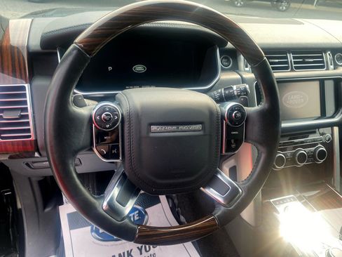 Used 2014 Land Rover Range Rover HSE image 16
