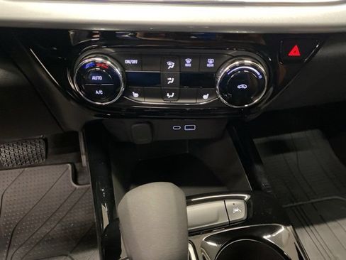 New 2025 Chevrolet Trax LT w/ Driver Confidence Package image 17