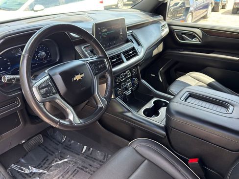 Used 2023 Chevrolet Suburban Premier image 10