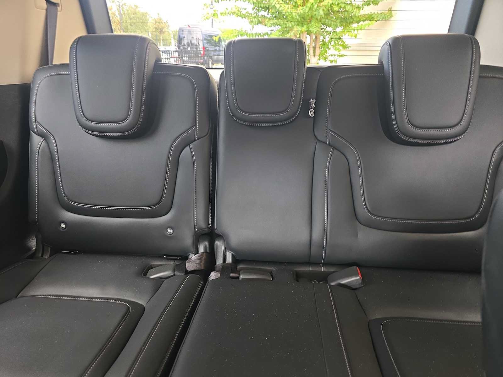 Used 2025 INFINITI QX80 Pure w/ Exterior Package RWD image 12