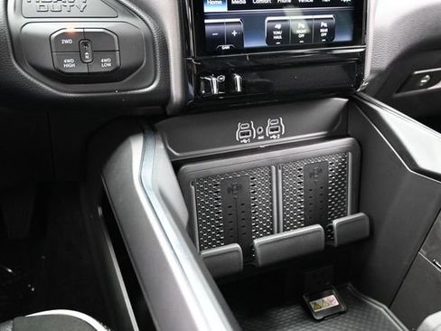 New 2026 RAM 2500 Laramie AWD/4WD image 44