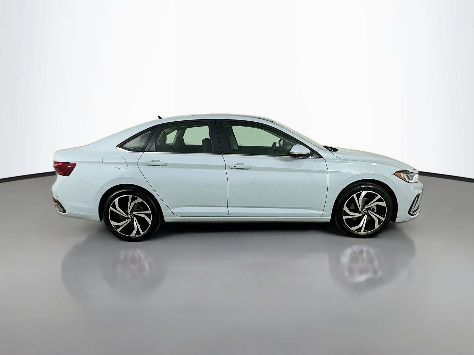Used 2026 Volkswagen Jetta SEL FWD image 4