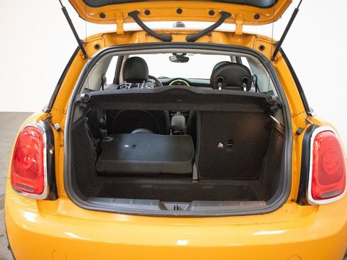 Used 2018 MINI Cooper 2-Door Hardtop image 25