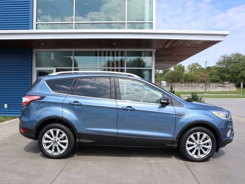 Used 2018 Ford Escape Titanium AWD/4WD image 2