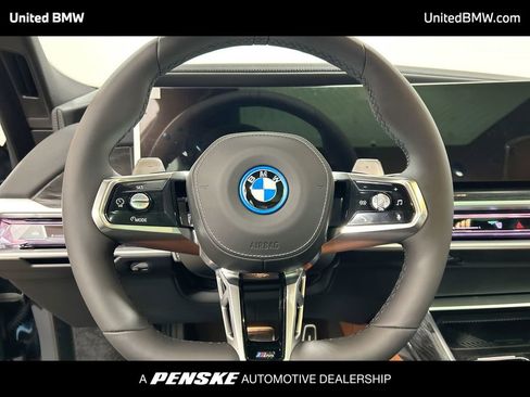 New 2026 BMW 750e xDrive w/ Executive Package image 14