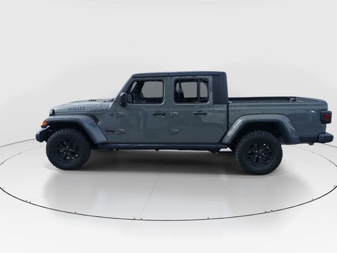 Used 2023 Jeep Gladiator Willys AWD/4WD image 4