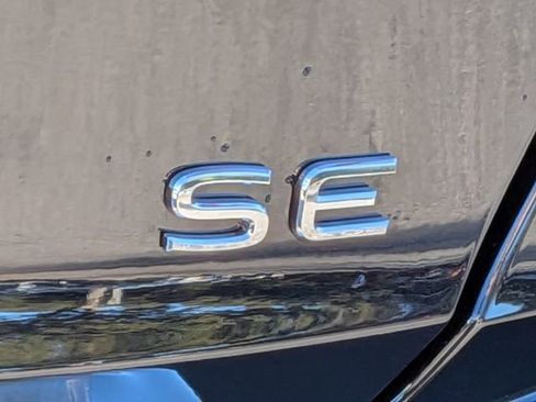 New 2026 Volkswagen Jetta SE FWD image 13