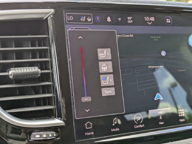 Used 2023 Chrysler Pacifica Limited FWD image 30