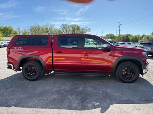 Used 2021 Chevrolet Silverado 1500 LT w/ LPO, Dark Essentials Package AWD/4WD image 4