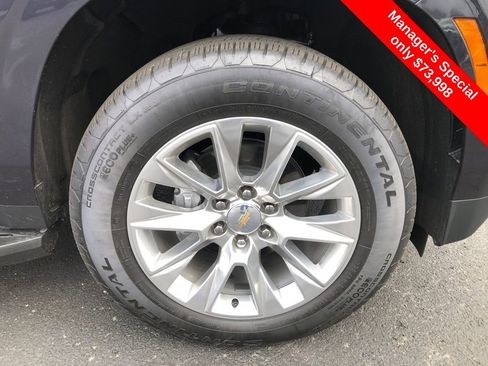 Used 2025 Chevrolet Suburban Premier AWD/4WD image 28